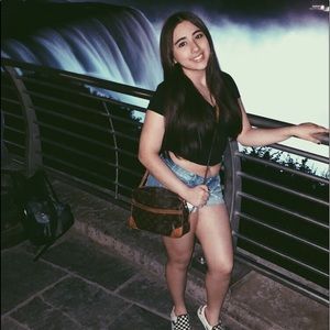 Meet your Posher, Emily